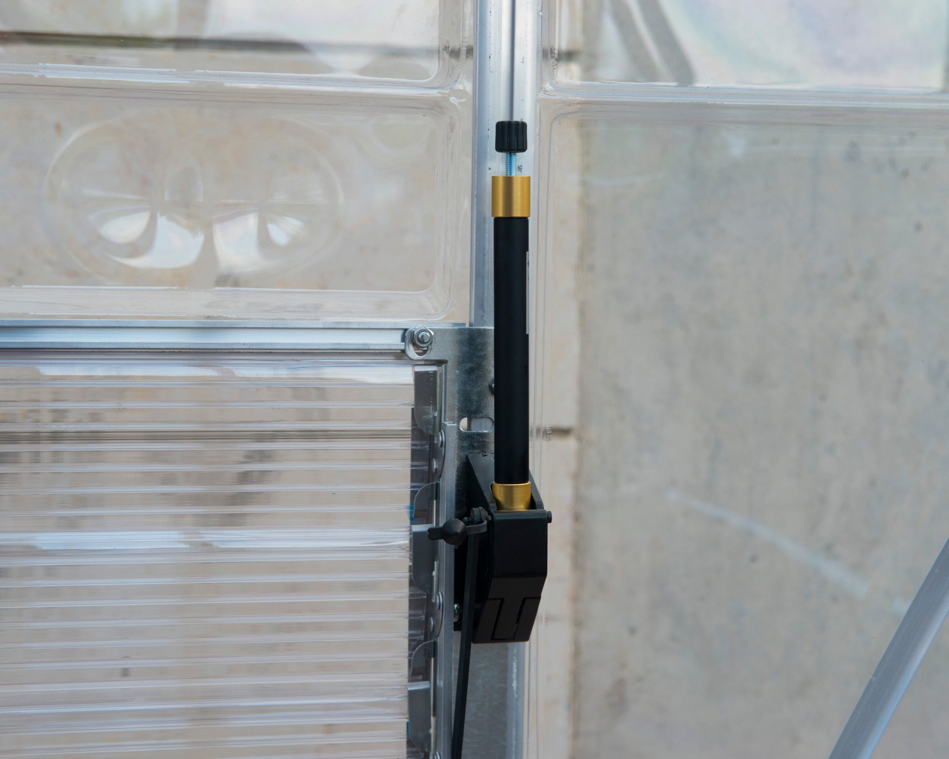 automatic side louver opener